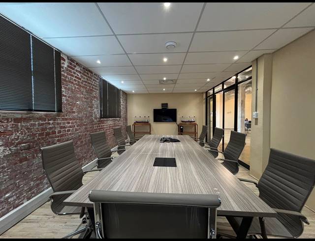 1,508M² OFFICE TO LET IN POINT WATERFRONT
